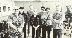 In Tua Nua - Irish music artist